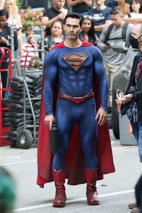 Superman Lois Reveals First Photo Of Tyler Hoechlin's New, 49% OFF