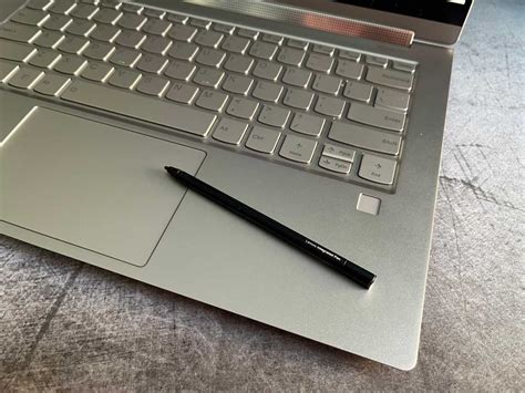 Lenovo Yoga 9i review: This premium 2-in-1 laptop keeps going and going | PCWorld