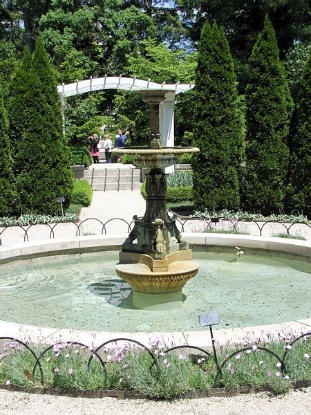 Dad's Online Album: Indianapolis Museum of Art Gardens