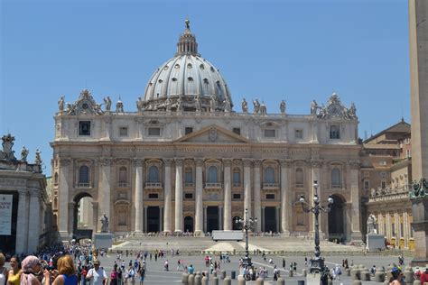 St Peter's Basilica and St Paul's Cathedral, Vatican City | St peters ...