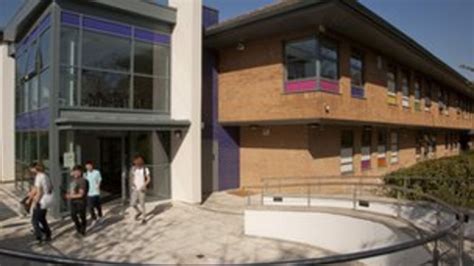 Milton Keynes College unveils new technology centre - BBC News