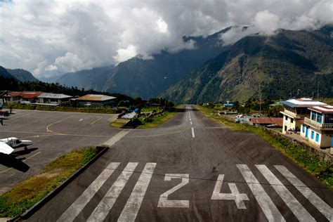 Lukla airport, Nepal [OC][4272×2848] : r/InfrastructurePorn