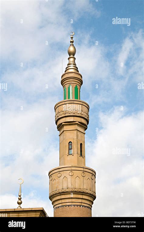 Wolverhampton mosque and its minaret towers on a sunny day Stock Photo ...