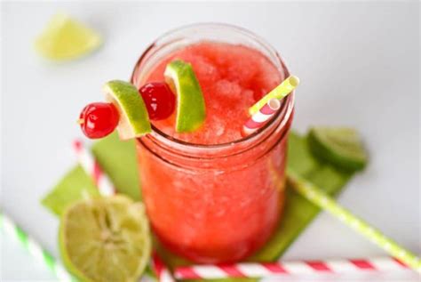 Cherry Limeade Slush | www.thefarmgirlgabs.com