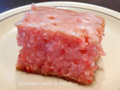 http://lynn-southernwithatwist.blogspot.com/2015/09/strawberry-cake ...