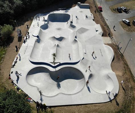 Newquay Skatepark, built by Maverick | Skatepark design, Skate park ...