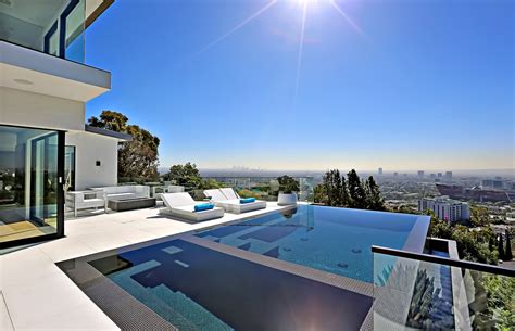 Hollywood Hills Home – 8931 St. Ives Drive, Los Angeles, CA, USA 🇺🇸 – The Pinnacle List