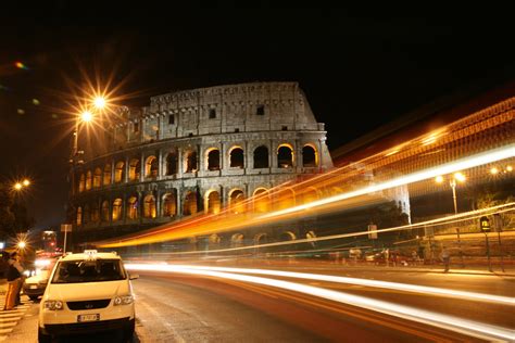 Colosseum of Rome Pictures, History & Facts