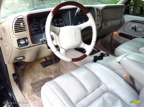 Neutral Shale Interior 2000 Cadillac Escalade 4WD Photo #57323704 ...