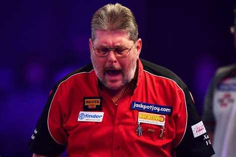 BDO World Darts Championship: Martin Adams overcomes hot flush to beat Jeff Smith | Daily Star