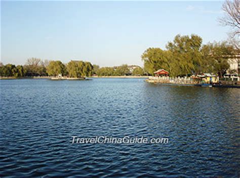 Shichahai, Beijing – To Enjoy Bar Street, Lake, Hutongs, Siheyuan