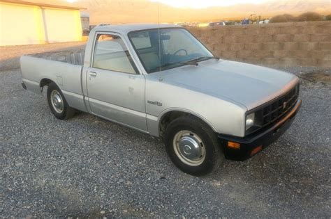 0-60 In 26 Seconds! 1986 Isuzu Diesel P’up | Barn Finds