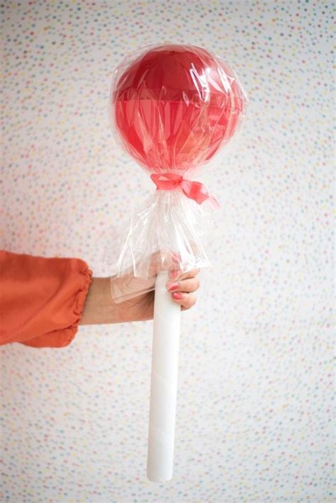 Giant Lollipop Favors DIY | Oh Happy Day! | Giant lollipops, Lollipop decorations, Lollipops diy