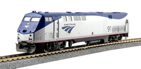 30-2003 GE P42 Amtrak Phase Vb with Phase IVb Superliner - HO Scale