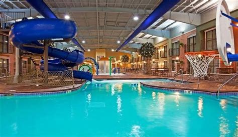 indoor pool at Holiday Inn Lakeville MN | Best resorts, Hotel, Water park