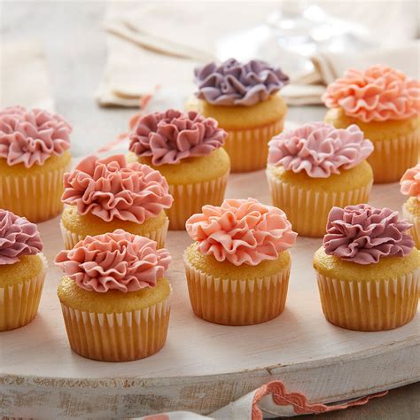 Carnation Mini Cupcakes | Wilton