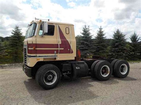 International Transtar II (1977) : Sleeper Semi Trucks