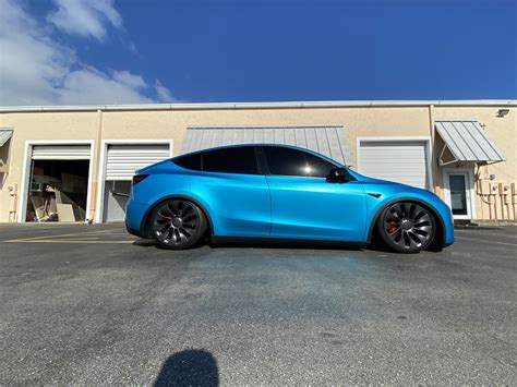 Tesla Model Y Wrap Blue - art-puke