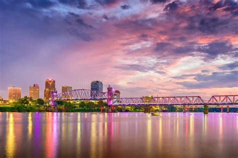 Little Rock, Arkansas, USA Skyline Stock Photo - Image of park, place: 111482978