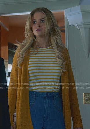 Karolina Dean Outfits & Fashion on Marvels Runaways | Virginia Gardner