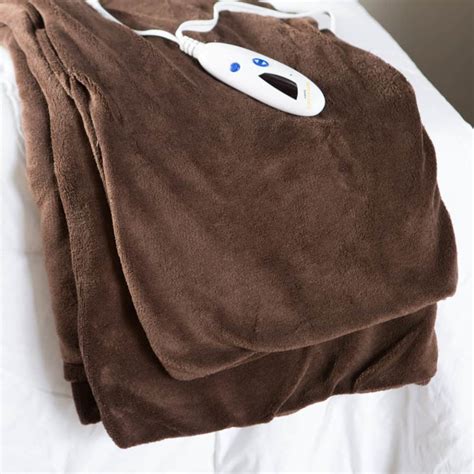 12 Best Electric Blankets to Ward Off Winter