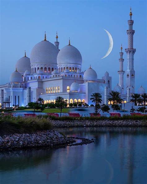 Night at Sheikh Zayed Mosque Abu Dhabi United Arab Emirates. Photo by ...