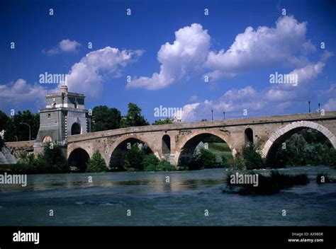 Ponte Milvio Bridge Stock Photos & Ponte Milvio Bridge Stock Images - Alamy