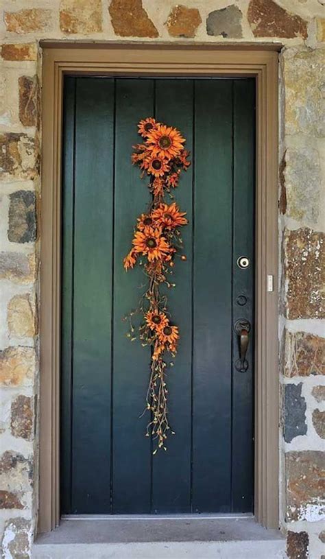 Fall Door Decorations | DIY Wreaths, Door Hangers, And More | Fall door decorations, Diy fall ...