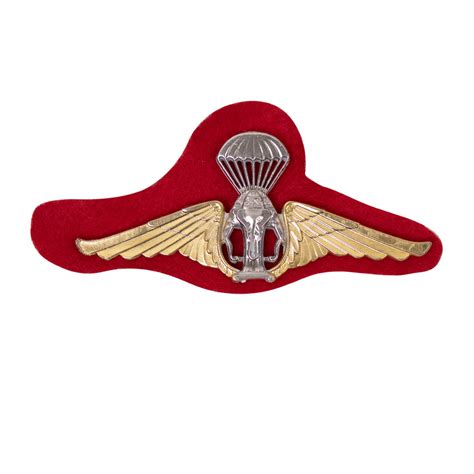 Badge: Thailand Jump Wings - with red felt backing Regulation size – Vanguard Industries