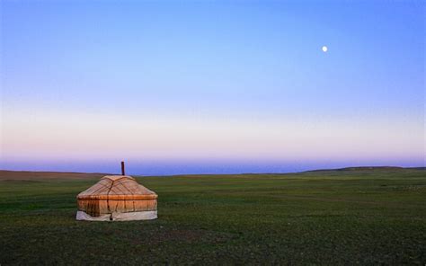 Inner Mongolia Travel Guide: Vast Prairies, Nomadic Life