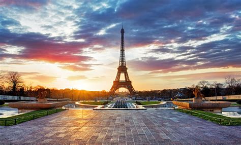 Sunrise In Paris With Eiffel Tower Stock Photo - Download Image Now - iStock