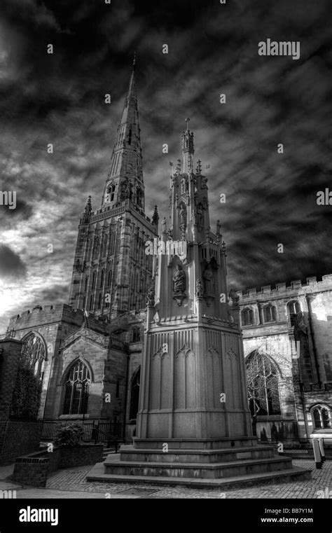 Coventry skyline at night hi-res stock photography and images - Alamy