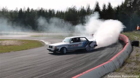 volvo 240 450 hp badass drifting gröndal 2015 - YouTube