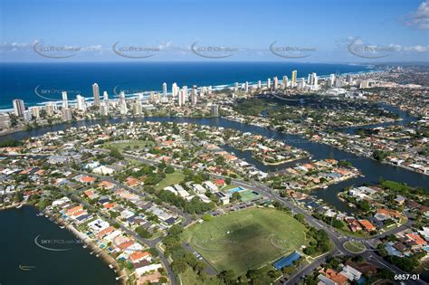 Aerial Photo Isle of Capri QLD Aerial Photography