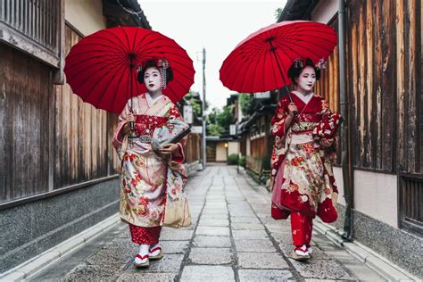 Graceful Facts About Geishas