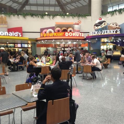 Terminal C Food Court - Newark'da Havalimanı Yeme-İçme Alanı