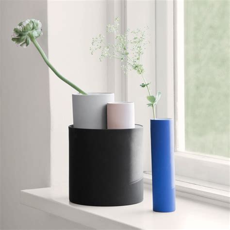 12 Must Have Decorative Flower Vases For Your Living Room.