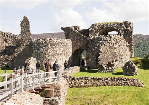 Urquhart Castle | Urquhart castle, Castle, Places to see