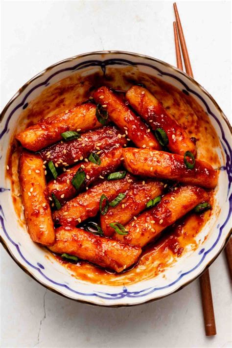 Pan Fried Tteokbokki (떡볶이) - Okonomi Kitchen