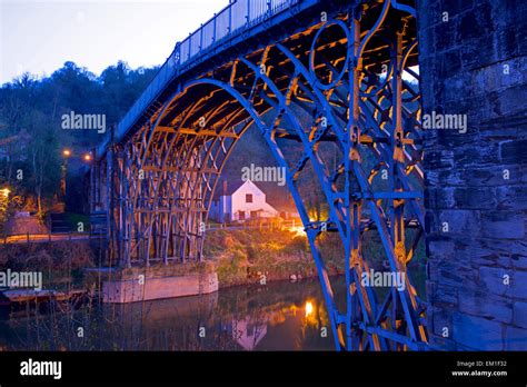 The iron bridge at night, Ironbridge, Shropshire, England uk Stock ...