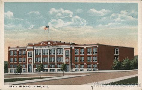 New High School Minot, ND Postcard