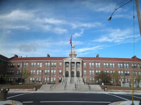 Madison Metropolitan School District schools to start year online. - WSUM