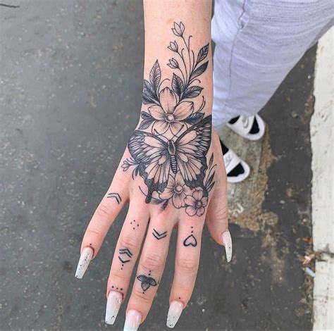 Hand tattoo | Pretty hand tattoos, Hand tattoos for girls, Hand tattoos