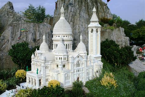 File:Basilique du Sacré-Cœur Legoland England.jpg - Wikimedia Commons