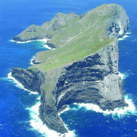 Aerial view of Nihoa Island, Northwestern Hawaiian Islands. Photo by C ...