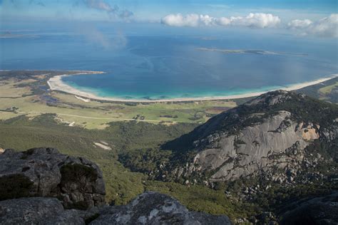 A hike to Mt Strzelecki - the highest point on Flinders Island | Hiking the World