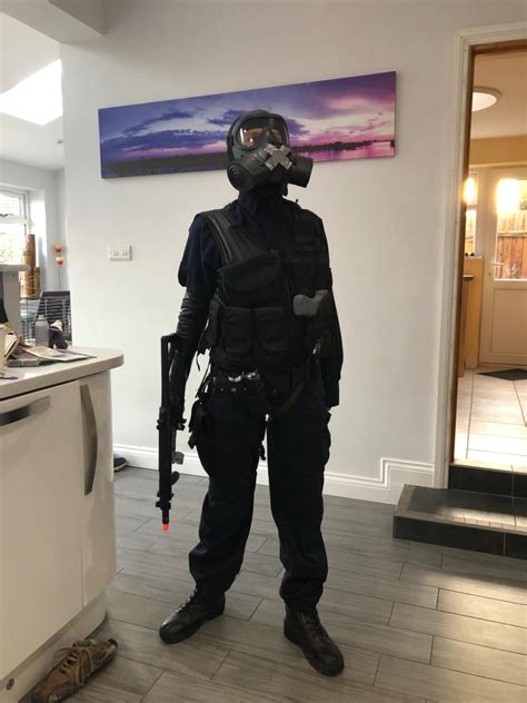 In light of the vigil cosplay, have my smug Mute for this week's MCM comicon. : r/Rainbow6