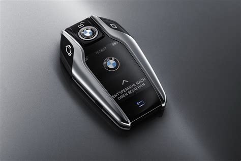 New BMW 7-Series Has A Super Cool Key Fob With A Digital Display That Also Parks Your Car ...