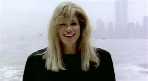 Carly Simon - Let The River Run