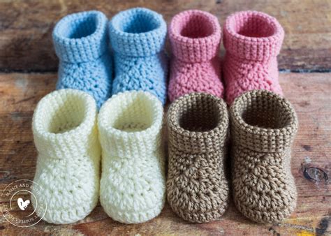 Fast Crochet Baby Booties (A Free and Easy Pattern) - Maisie and Ruth